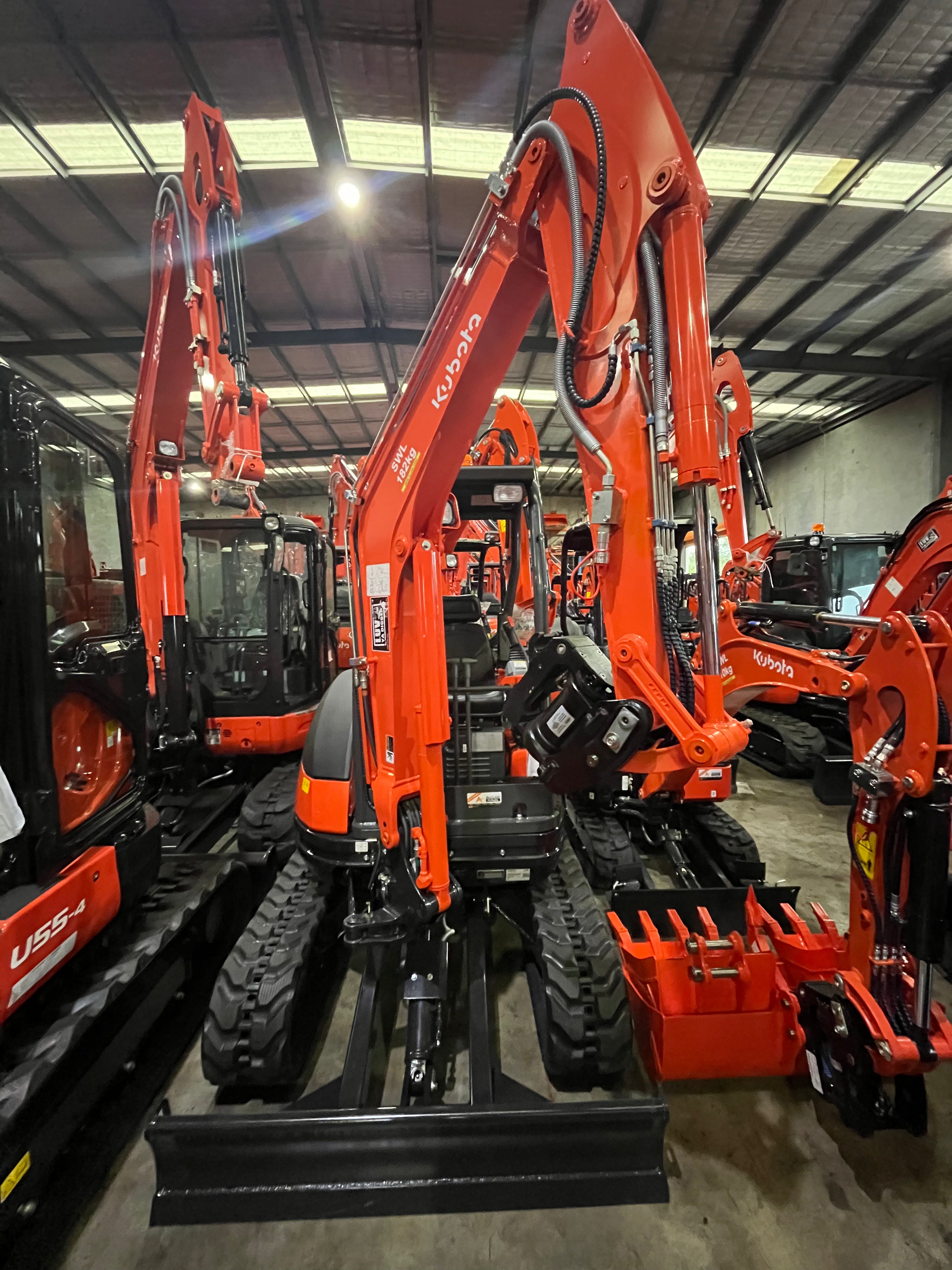 2.5T Kubota Quick & Tilt Hitch Weekend Hire - Trailer Included