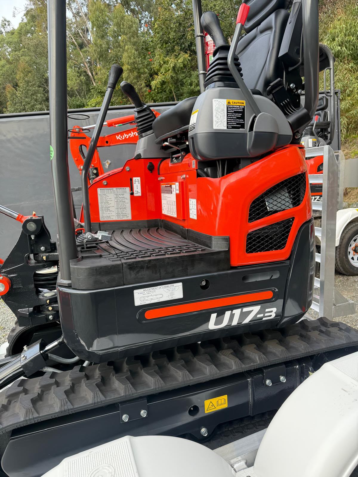 Weekend Hire Special | 2.5t Kubota Digger No Augers | Quick & Tilt Hitch & Trailer Included